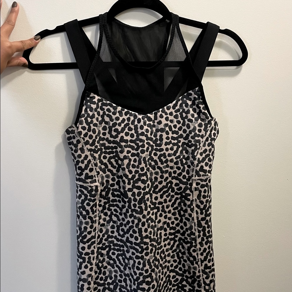 Lululemon Leopard Top with a Built-in Bra Size 4